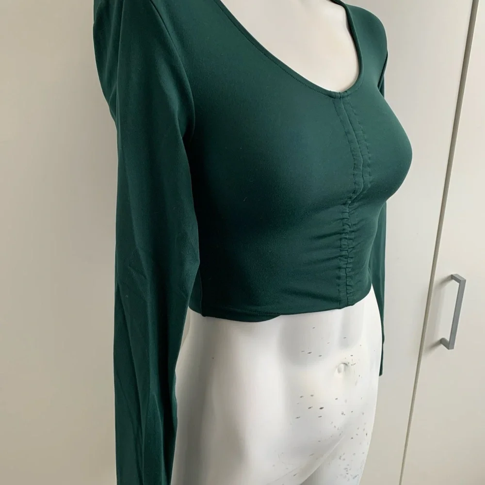 Offline by Aerie Real Me green scoop neck size XS long sleeve cropped shirt - Picture 2 of 4